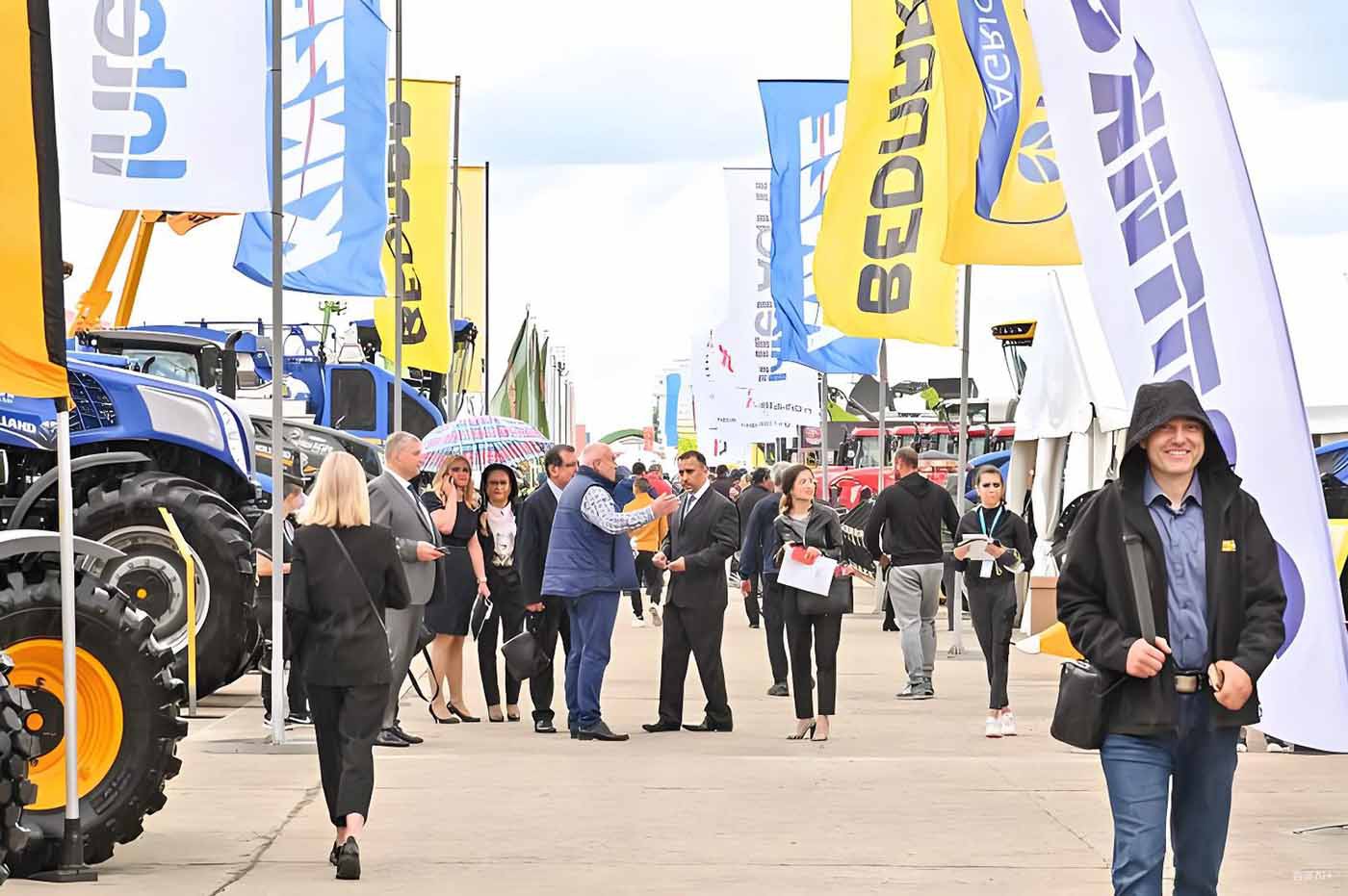 The exhibition has developed into a professional business platform for farmers and business representatives to exchange experiences. The exhibition has developed into a professional business platform for farmers and business representatives to exchange experiences.